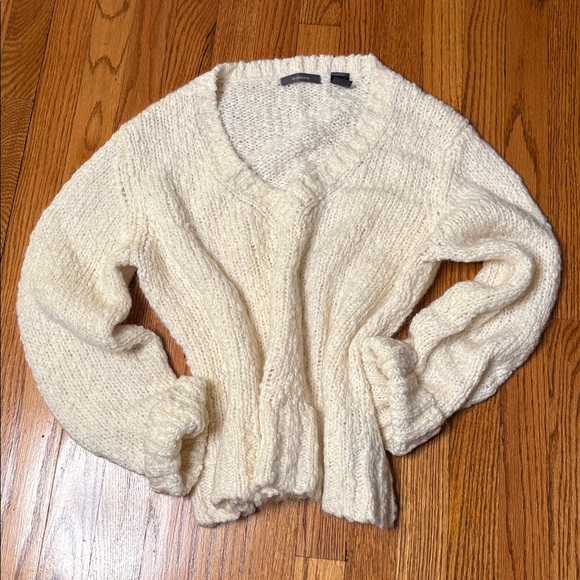 Liz Claiborne Sweaters - Liz Claiborne Cream V-Neck Soft Oversized drop shoulder Sweater sz XL